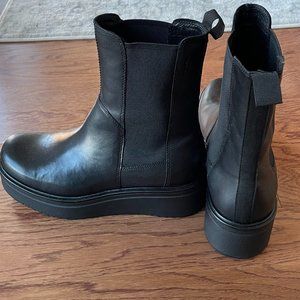 Vagabond Shoemakers Tara Tall Chelsea Boot (Black)
